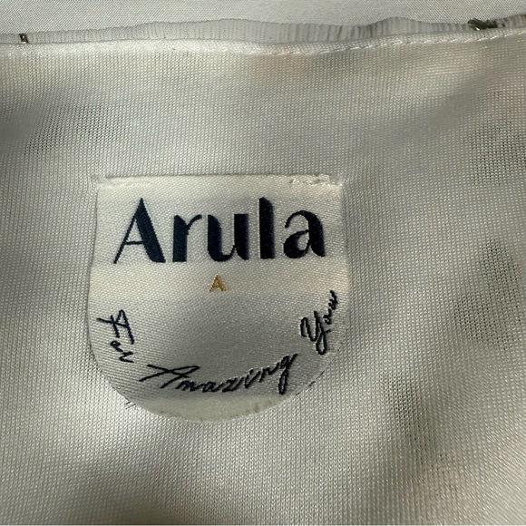 ARULA Cream Floral Blouse with Ruffle Detail - Picture 13 of 14